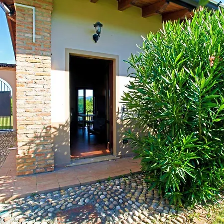 Cascina Quaderna 住宿加早餐酒店 4*