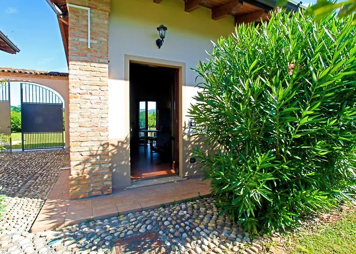 Cascina Quaderna Bed and Breakfast 4*